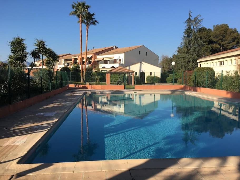 La Calmeraie Villeneuve-Loubet Exterior foto